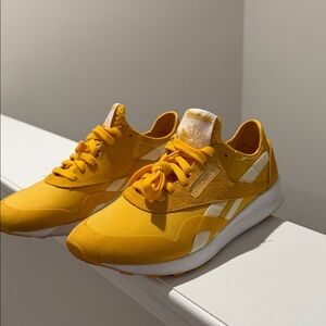 Reebok Woman’s Yellow Sneakers size 8.5
